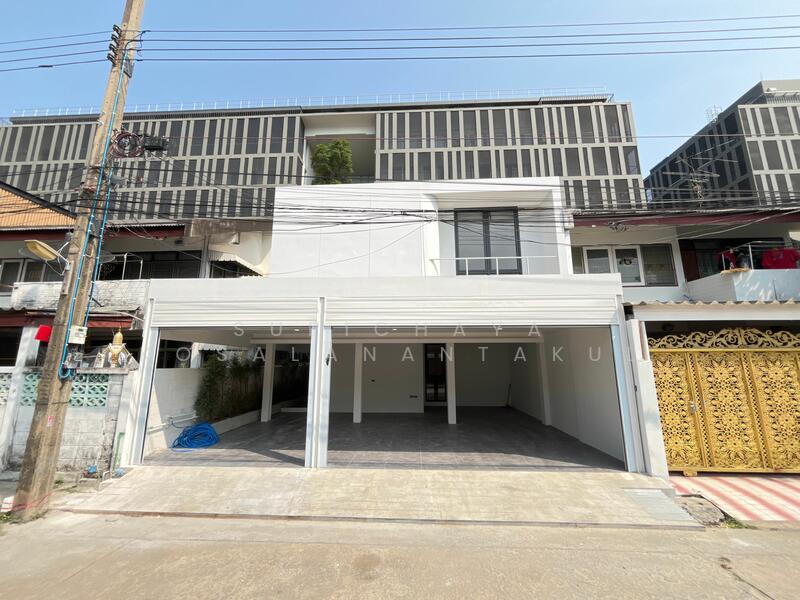 Sam Sen Nai, Bangkok