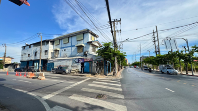 ขาย - ประชาอุทิศ, กรุงเทพ