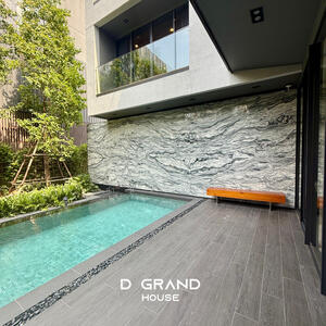 ขาย - บ้านหรู 3 ชั้น ทำเลนาคนิวาส บ้านสวย แต่งครบ พร้อมสระว่ายน้ำส่วนตัว, กรุงเทพ