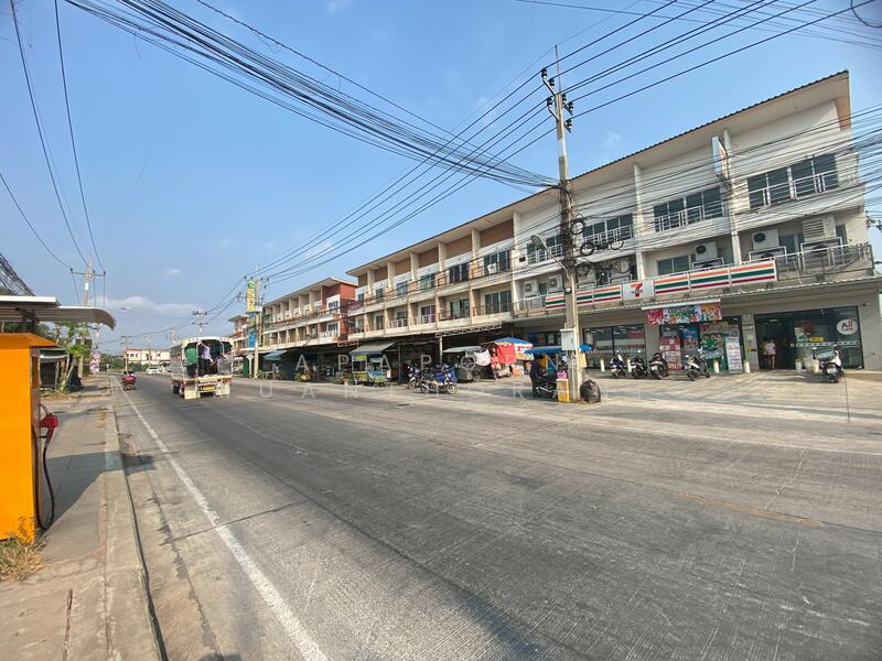 ขายอาคารพาณิชย์ 3 ชั้น หลังมุม เอกทวีคูณ ถนนเศรษฐกิจ-คลองครุ ติด7-11 ปล่อยเช่าได้ยาวๆ ทำเลดีมาก, Samut Sakhon, Tha-Sai, Muang Samut Sakhon, Samut Sakhon, 3 Bedrooms, 136 sqm, Townhouse For Sale, by Apaporn Muanthorani, 11867536 - DDproperty.com