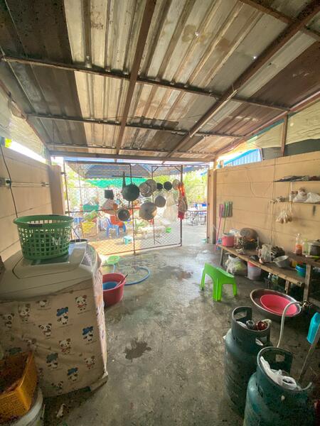 ขายอาคารพาณิชย์ 3 ชั้น หลังมุม เอกทวีคูณ ถนนเศรษฐกิจ-คลองครุ ติด7-11 ปล่อยเช่าได้ยาวๆ ทำเลดีมาก, สมุทรสาคร, ท่าทราย, เมืองสมุทรสาคร, สมุทรสาคร, 136 ตร.ม., ทาวน์เฮ้าส์ ขาย, โดย Apaporn Muanthorani, 11867536 - DDproperty.com