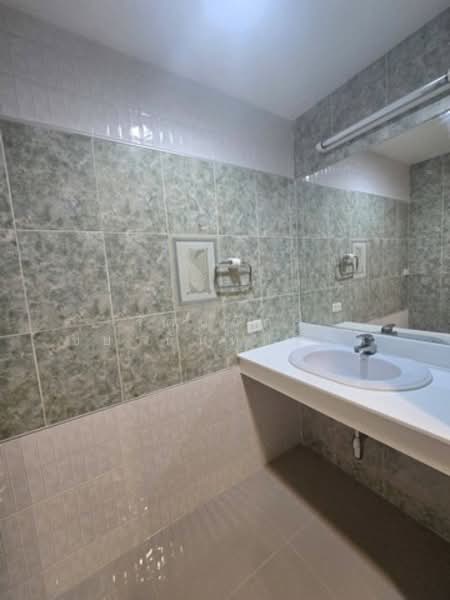 The IRIS Rama 9-Srinakarin, Bangkok, Srinakarin Road, Suan Luang, Suan Luang, Bangkok, 3 Bedrooms, 106 sqm, Condo For Rent, by รัตนฉัตร์ ชยานันท์สิริภัค, 11867680 - DDproperty.com