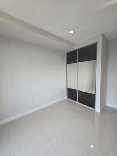 The IRIS Rama 9-Srinakarin, Bangkok, Srinakarin Road, Suan Luang, Suan Luang, Bangkok, 3 Bedrooms, 106 sqm, Condo For Rent, by รัตนฉัตร์ ชยานันท์สิริภัค, 11867680 - DDproperty.com