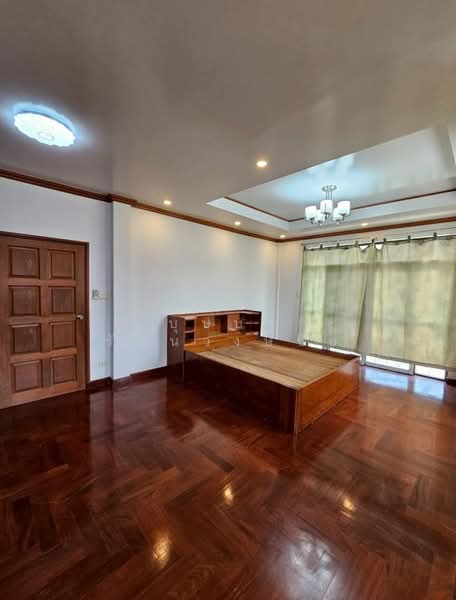 ทำเล MRT มหาดไทย ซ.ลาดพร้าว 93 ให้เช่าบ้านเดี่ยว 3 ชั้น เนื้อที่เยอะ 7 นอน จดบริษัทได้ พร้อมอยู่, Bangkok, ลาดพร้าว, Khlong Chaokhun Sing, Wang Thonglang, Bangkok, 7 Bedrooms, 800 sqm, Single Detached House For Rent, by บุษบา รัตนวงษ์ชัย, 11868292 - DDproperty.com