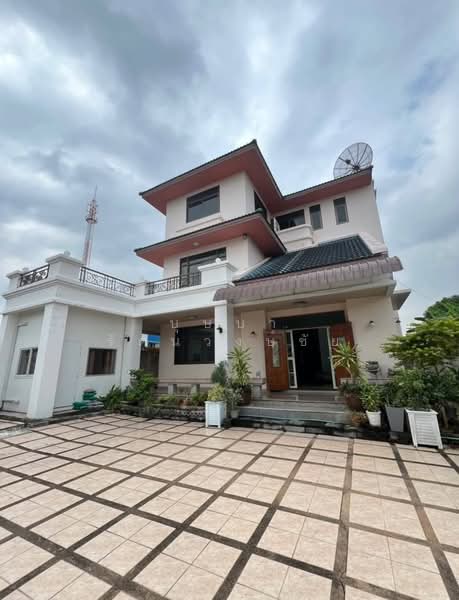 ทำเล MRT มหาดไทย ซ.ลาดพร้าว 93 ให้เช่าบ้านเดี่ยว 3 ชั้น เนื้อที่เยอะ 7 นอน จดบริษัทได้ พร้อมอยู่, Bangkok, ลาดพร้าว, Khlong Chaokhun Sing, Wang Thonglang, Bangkok, 7 Bedrooms, 800 sqm, Single Detached House For Rent, by บุษบา รัตนวงษ์ชัย, 11868292 - DDproperty.com