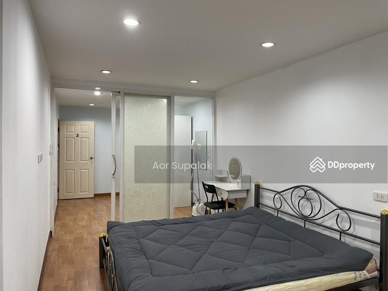 ขาย - New Fully Furnished House for Sale in Huai Khwang, กรุงเทพ