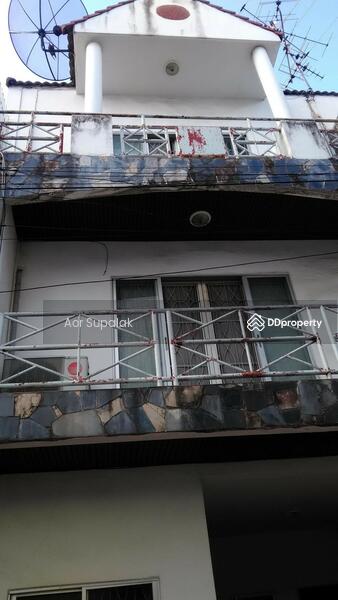 ขาย - Townhouse For Sale Closed To The Turkish Embassy, กรุงเทพ