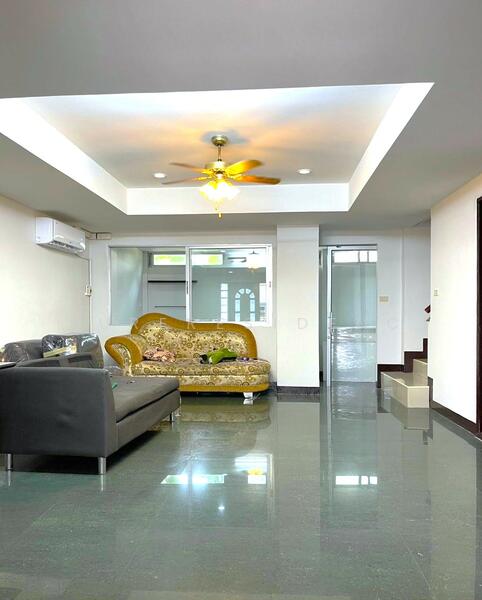 ให้เช่า - โฮมออฟฟิศ Home Office รัชดา-ลาดพร้าว, กรุงเทพ