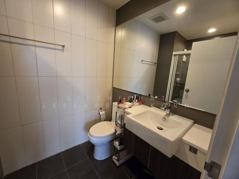 Centric Huai Khwang Station, Bangkok, - Ratchadaphisek Road, Huai Khwang, Huai Khwang, Bangkok, 1 Bedroom, 32 sqm, Condo For Sale, by Sitthiphat Leelaprapakorn, 11871277 - ห้องน้ำ - DDproperty.com