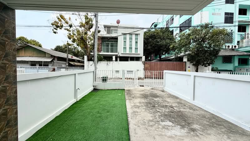 Modern Life On Nut 46 - Srinakarin 36, Bangkok, Suan Luang, Suan Luang, Bangkok, 4 Bedrooms, 185 sqm, Townhouse For Rent, by ปรินทร์ญาดา ชิณโชติ, 11871311 - DDproperty.com
