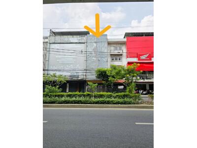 ขาย - ขาย อาคารพาณิชย์ ตึก 4 ชั้นครึ่ง มีดาดฟ้า 24 ตร.ว. ซอย ลาดพร้าว 101/2 ติดป้ายรถเมล์ เหมาะทำการค้า, กรุงเทพ