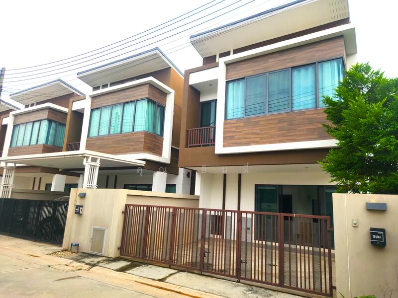 บ้านแฝด 2 ชั้น แปลงมุม ในโครงการบ้านแสนรัก บันไดม้า ปากช่อง บ้านพร้อมอยู่ ฟังก์ชันใหญ่, Nakhon Ratchasima, Pak Chong, Nakhon Ratchasima, 4 Bedrooms, 146 sqm, Townhouse For Sale, by คุณเอ็มมี่, 11872328 - DDproperty.com