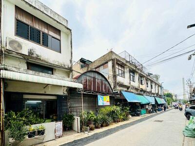 ขาย - ขายอาคารพาณิชย์ ซอยสมเด็จพระปิ่นเกล้า 2 150 ตร.ม., กรุงเทพ