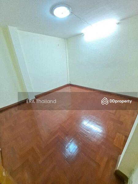 ขาย - ขายอาคารพาณิชย์ 2 คูหา 600 ตร.ม. ใกล้ ตลาดรังสิต, ปทุมธานี