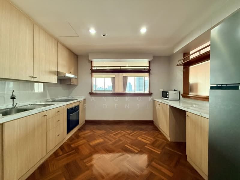 Royal Kensington Mansion, Bangkok, 5/2 Soi Ekkamai 10, Khlong Tan Nua, Watthana, Bangkok, 3 Bedrooms, 200 sqm, Condo For Rent, by Bangkok Residential, 11873360 - DDproperty.com