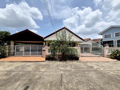 ขาย - Chonlada Bangbuathong : ชลลดา บางบัวทอง, นนทบุรี