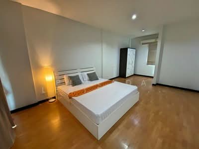 ขาย - ขาย-ให้เช่า โฮมออฟฟิต/ทาวน์โฮม 3ชั้น เดอะเมทโทร สาทร, กรุงเทพ