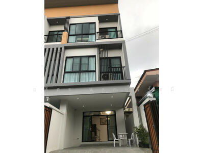 ขาย - ขายทาวน์โฮม 3 ชั้น พร้อมเฟอร์นิเจอร์ ห้วยขวาง ซอยประชาราษฎร์บำเพ็ญ, กรุงเทพ