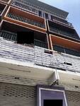 อาคารพาณิชย์ 4.5 ชั้น จำนวน 2 คูหา ถนนลำลูกกา ต.ลาดสวาย อ.ลำลูกกา จ.ปทุมธานี, ปทุมธานี
