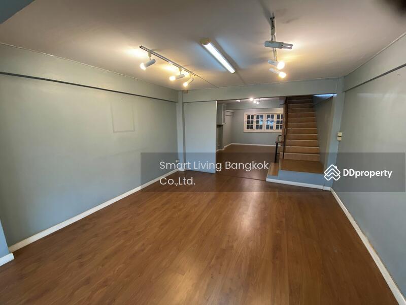 ขาย - Commercial Building Srinakarin, สมุทรปราการ