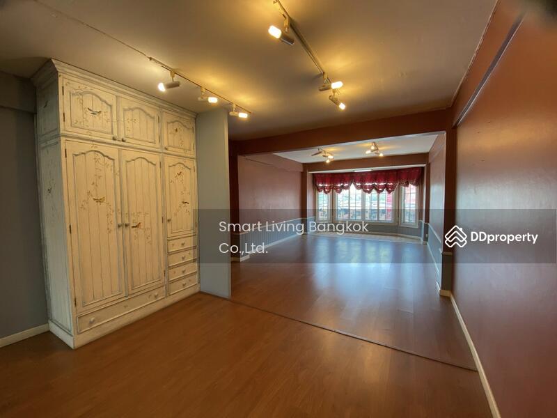 ขาย - Commercial Building Srinakarin, สมุทรปราการ