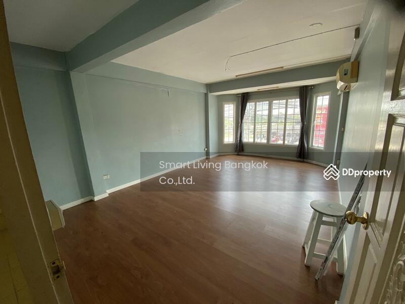 ขาย - Commercial Building Srinakarin, สมุทรปราการ