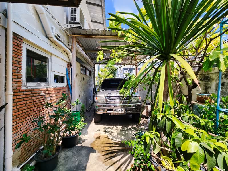 EKKAMAI 8 HOUSE, Bangkok, 19/2 เอกมัย 8, Phra Kanong Nua, Watthana, Bangkok, 3 Bedrooms, 200 sqm, Single Detached House For Sale, by Natasa Kanjanahattakij, 11876625 - DDproperty.com