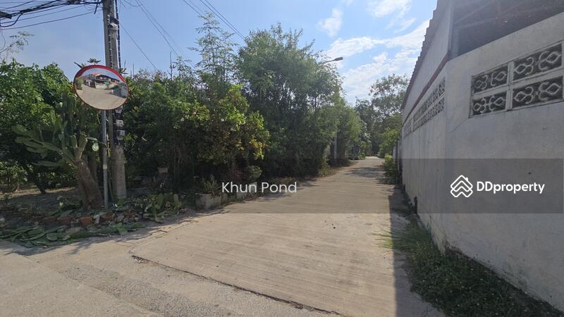 ปากซอยทางเข้าที่ดิน