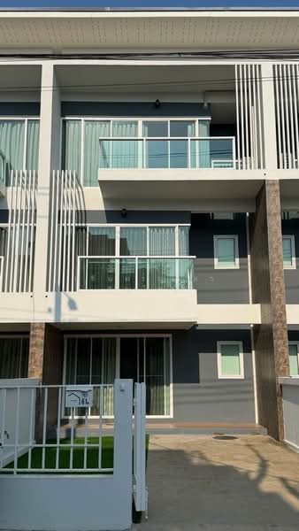 Modern Life On Nut 46-Srinakarin 36, Bangkok, Suan Luang, Suan Luang, Bangkok, 3 Bedrooms, 185 sqm, Townhouse For Rent, by ปรินทร์ญาดา ชิณโชติ, 11877305 - DDproperty.com