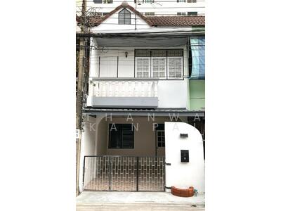ขาย - หมู่บ้านพจนานันท์ ซอยนนทบุรี 20 แขวงบางกระสอ เขตเมืองนนทบุรี จังหวัดนนทบุรี 11110, นนทบุรี