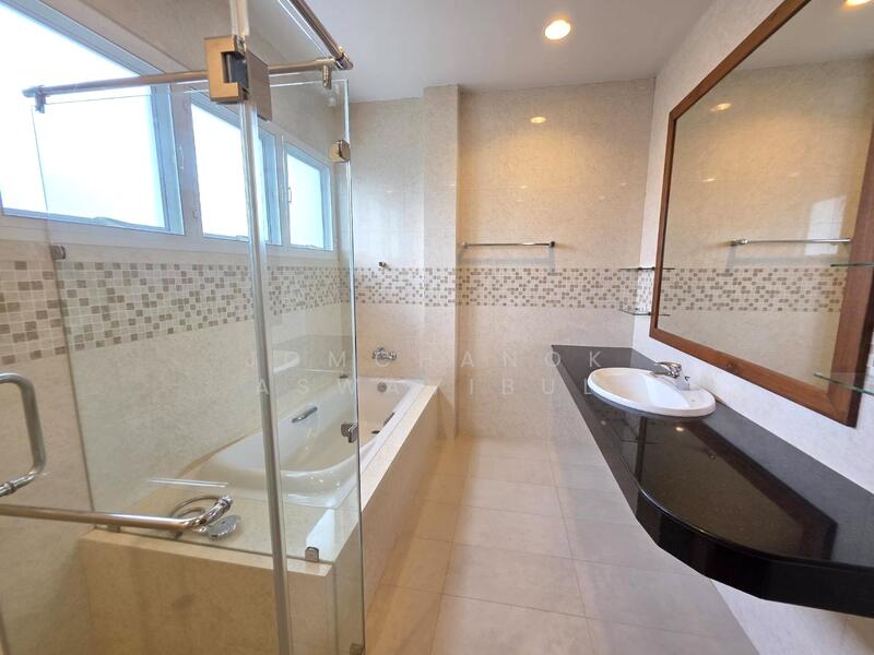 Panya Pattanakarn Village, Bangkok, Soi Phatthanakarn 30, Suan Luang, Suan Luang, Bangkok, 5 Bedrooms, 500 sqm, Single Detached House For Rent, by Jomchanok Aswavibul, 11879715 - DDproperty.com