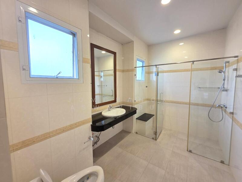 Panya Pattanakarn Village, Bangkok, Soi Phatthanakarn 30, Suan Luang, Suan Luang, Bangkok, 5 Bedrooms, 500 sqm, Single Detached House For Rent, by Jomchanok Aswavibul, 11879715 - DDproperty.com