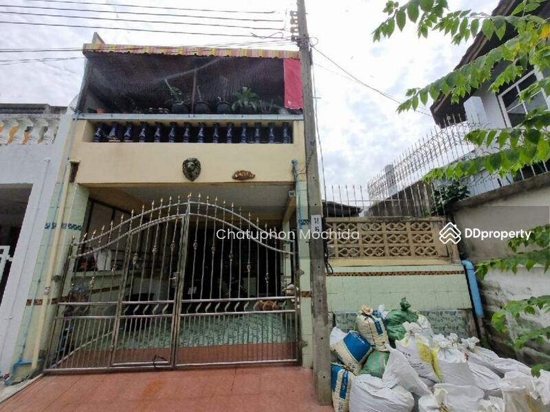 For Sale - 2-Br Townhouse near MRT Ministry of Public Health, Nonthaburi