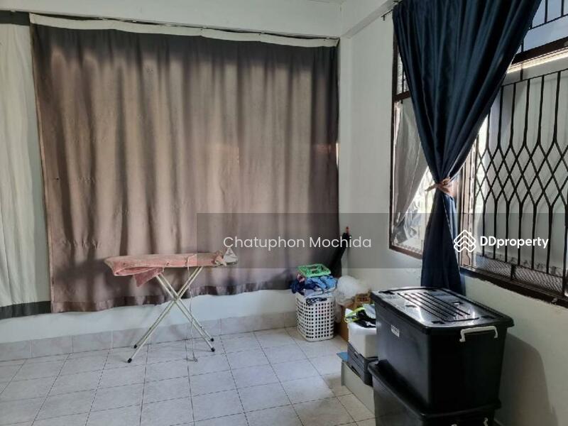 For Sale - 2-Br Townhouse near MRT Ministry of Public Health, Nonthaburi