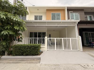 ขาย - The Colors Leisure Bangna Km.10 : เดอะ คัลเลอร์ส เลชเชอร์ บางนา กม.10, สมุทรปราการ