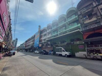 ขาย - อาคารพาณิชย์ 4.5 ชั้น 24 ตร.ว. หมู่บ้านทิพวัล ซอยหมู่บ้านทิพวัล ถนนเทพารักษ์ ถนนศรีนครินทร์, สมุทรปราการ