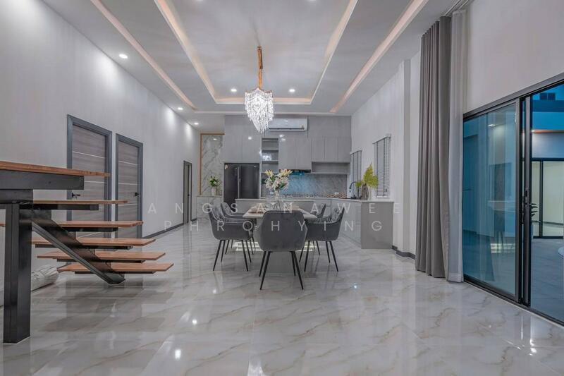 For Sale 2-storey pool villa Luxury slats with private pool, Chon Buri (Pattaya), Na Kloe, Bang Lamung (Pattaya), Chon Buri (Pattaya), 5 Bedrooms, 250 sqm, Single Detached House For Sale, by Angsanawee Phrohying, 11880942 - DDproperty.com