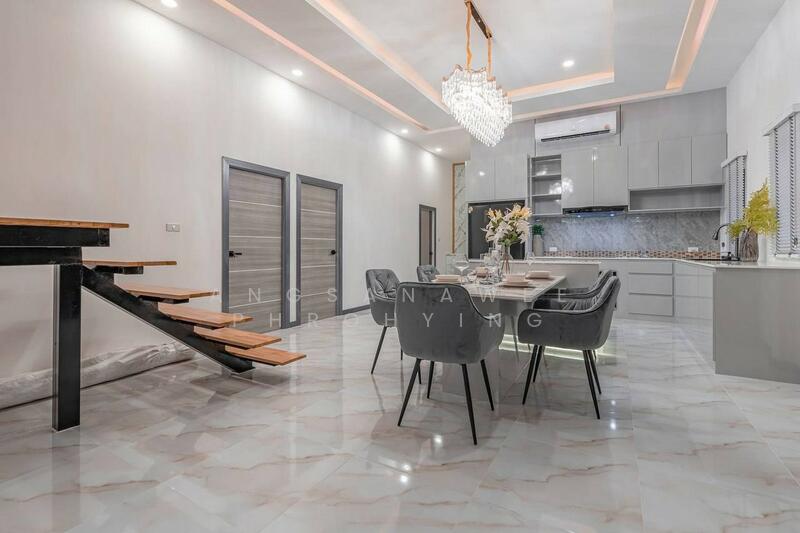 For Sale 2-storey pool villa Luxury slats with private pool, Chon Buri (Pattaya), Na Kloe, Bang Lamung (Pattaya), Chon Buri (Pattaya), 5 Bedrooms, 250 sqm, Single Detached House For Sale, by Angsanawee Phrohying, 11880942 - DDproperty.com