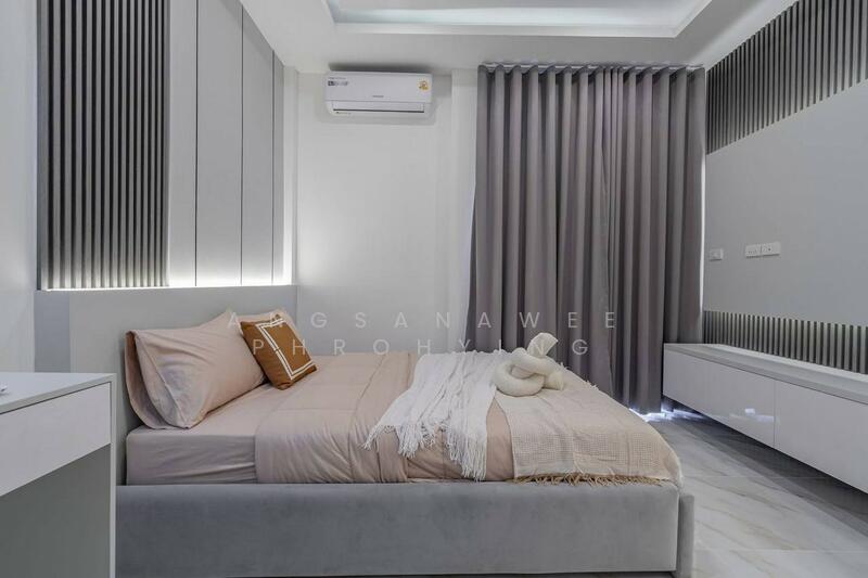 For Sale 2-storey pool villa Luxury slats with private pool, Chon Buri (Pattaya), Na Kloe, Bang Lamung (Pattaya), Chon Buri (Pattaya), 5 Bedrooms, 250 sqm, Single Detached House For Sale, by Angsanawee Phrohying, 11880942 - DDproperty.com