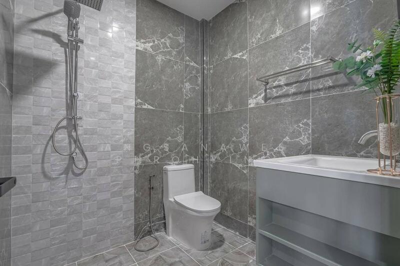 For Sale 2-storey pool villa Luxury slats with private pool, Chon Buri (Pattaya), Na Kloe, Bang Lamung (Pattaya), Chon Buri (Pattaya), 5 Bedrooms, 250 sqm, Single Detached House For Sale, by Angsanawee Phrohying, 11880942 - DDproperty.com