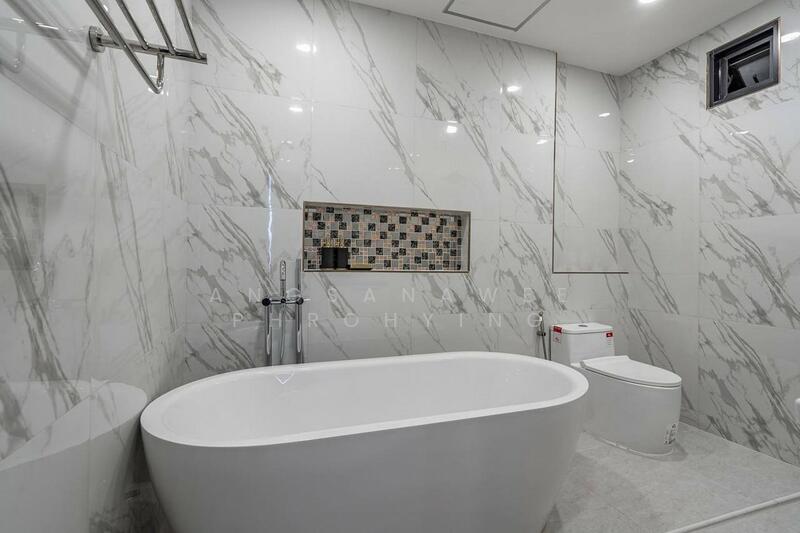 For Sale 2-storey pool villa Luxury slats with private pool, Chon Buri (Pattaya), Na Kloe, Bang Lamung (Pattaya), Chon Buri (Pattaya), 5 Bedrooms, 250 sqm, Single Detached House For Sale, by Angsanawee Phrohying, 11880942 - DDproperty.com