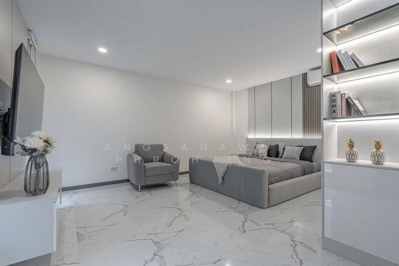 For Sale 2-storey pool villa Luxury slats with private pool, Chon Buri (Pattaya), Na Kloe, Bang Lamung (Pattaya), Chon Buri (Pattaya), 5 Bedrooms, 250 sqm, Single Detached House For Sale, by Angsanawee Phrohying, 11880942 - DDproperty.com