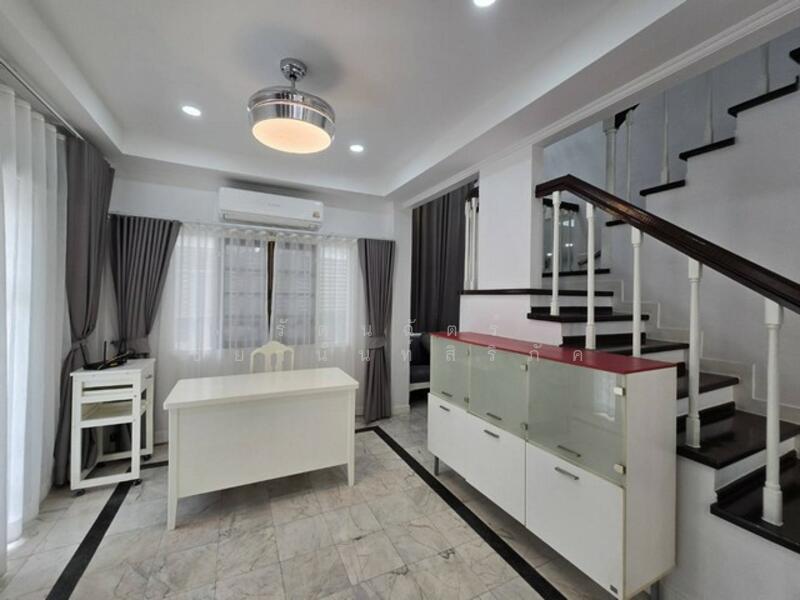 พาร์คเวย์ ชาเล่ต์ รามคำแหง 190/1, Bangkok, 1 รามคำแหง, Min Buri, Min Buri, Bangkok, 3 Bedrooms, 250 sqm, Single Detached House For Rent, by รัตนฉัตร์ ชยานันท์สิริภัค, 11881087 - DDproperty.com