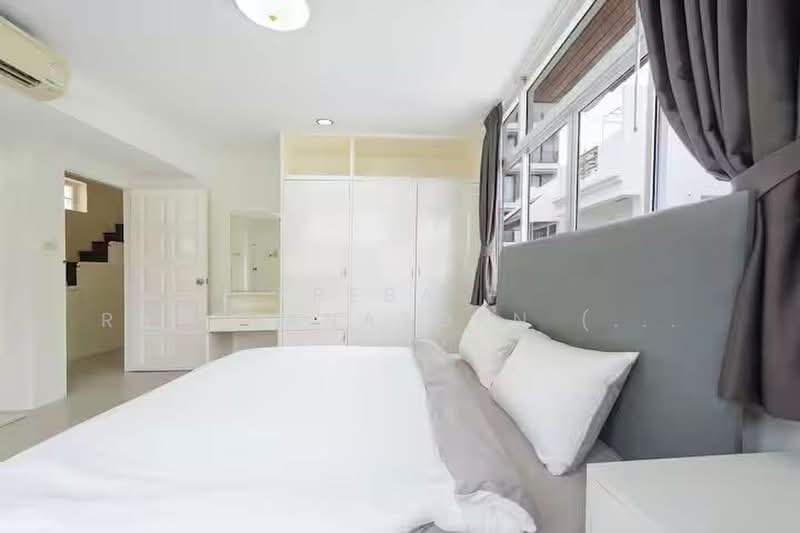 townhome sukhumvit 31, Bangkok, สุขุมวิท 31, Khlongtoei Nua, Watthana, Bangkok, 5 Bedrooms, 400 sqm, Townhouse For Rent, by TREBA - Ratthanatorn (Jenny), 11883390 - DDproperty.com
