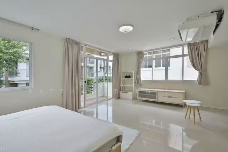 townhome sukhumvit 31, Bangkok, สุขุมวิท 31, Khlongtoei Nua, Watthana, Bangkok, 5 Bedrooms, 400 sqm, Townhouse For Rent, by TREBA - Ratthanatorn (Jenny), 11883390 - DDproperty.com