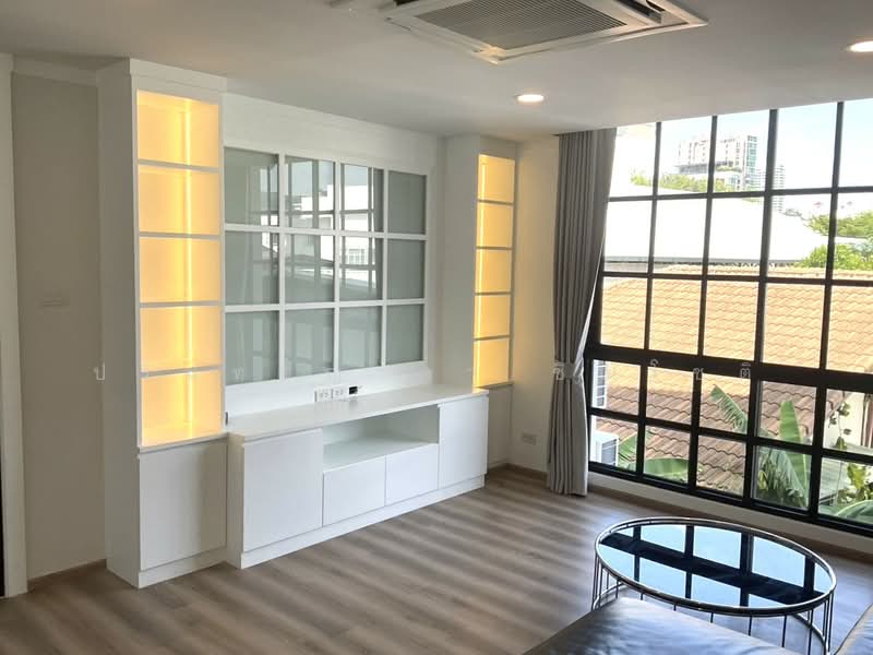 Townhome Ekkamai 12, Bangkok, Khlong Tan Nua, Watthana, Bangkok, 4 Bedrooms, 350 sqm, Townhouse For Rent, by ปรินทร์ญาดา ชิณโชติ, 11883822 - DDproperty.com