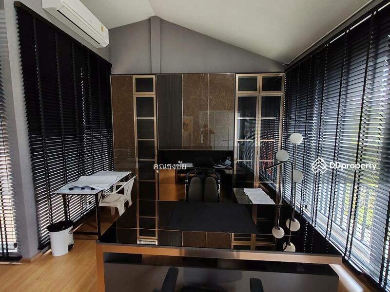 For Sale - Siamese Blossom @ Fashion, Bangkok