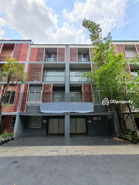 For Sale - Siamese Blossom @ Fashion, Bangkok