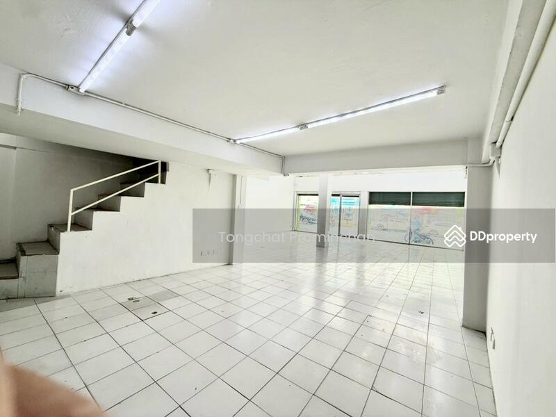 For Rent - Commercial building for rent, Nakniwat, Lat Phrao, Bangkok