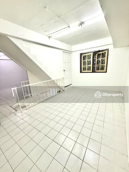 For Rent - Commercial building for rent, Nakniwat, Lat Phrao, Bangkok